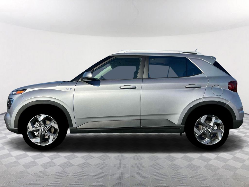 2025 Hyundai Venue SEL - 4