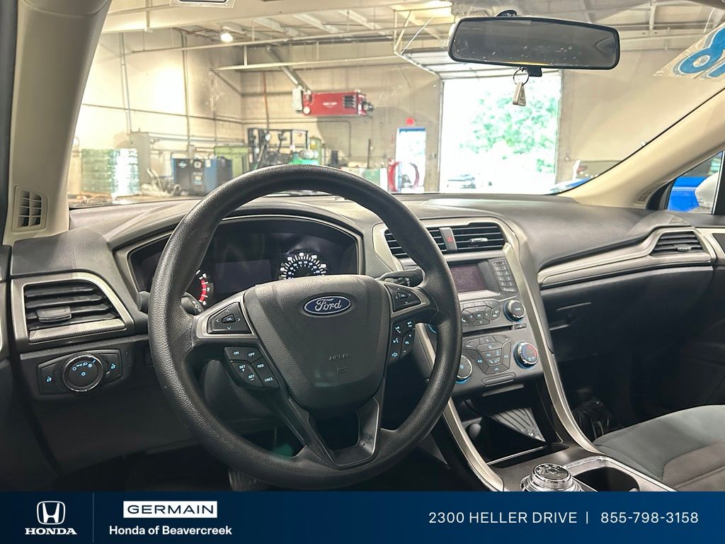 Used 2018 Silver Ford SE image 14