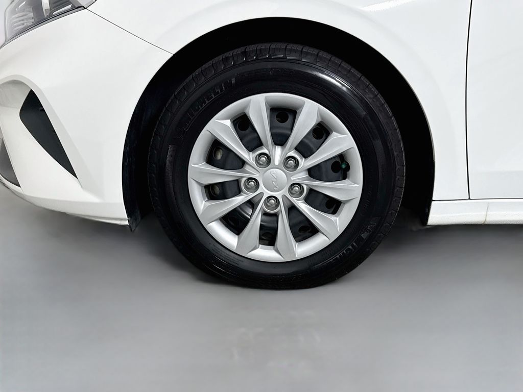 Thumbnail: 2023 Kia Forte - 29