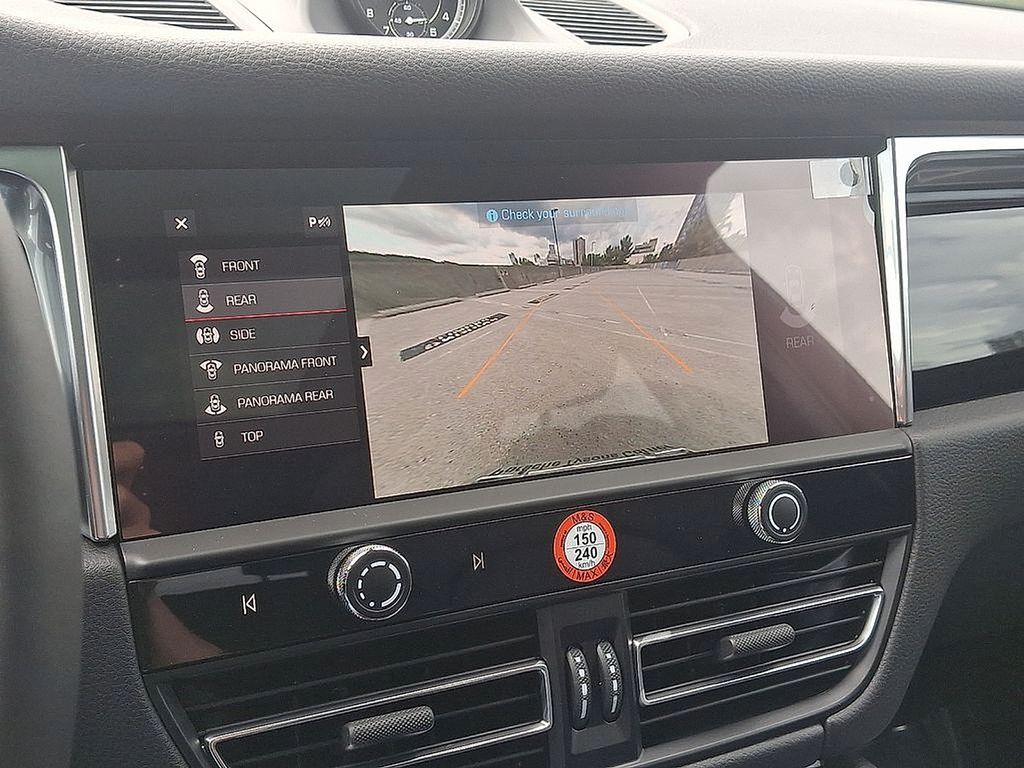 Thumbnail: 2026 Porsche Macan - 20