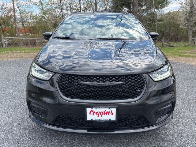 Used 2023 Chrysler Pacifica Van