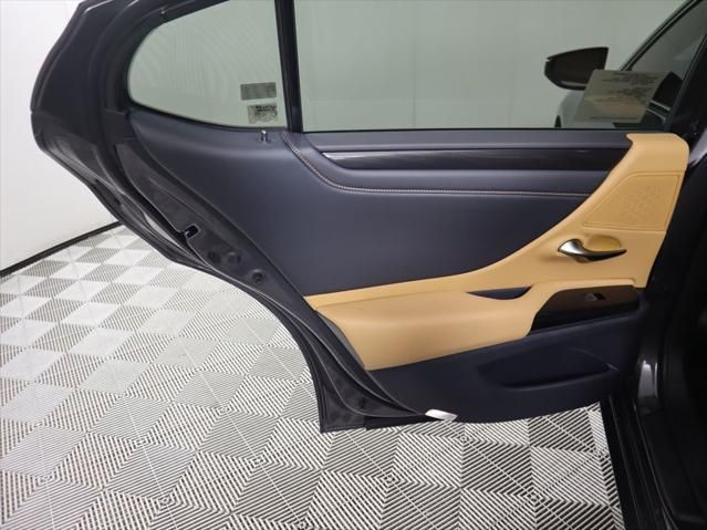 Thumbnail: 2025 Lexus ES - 27