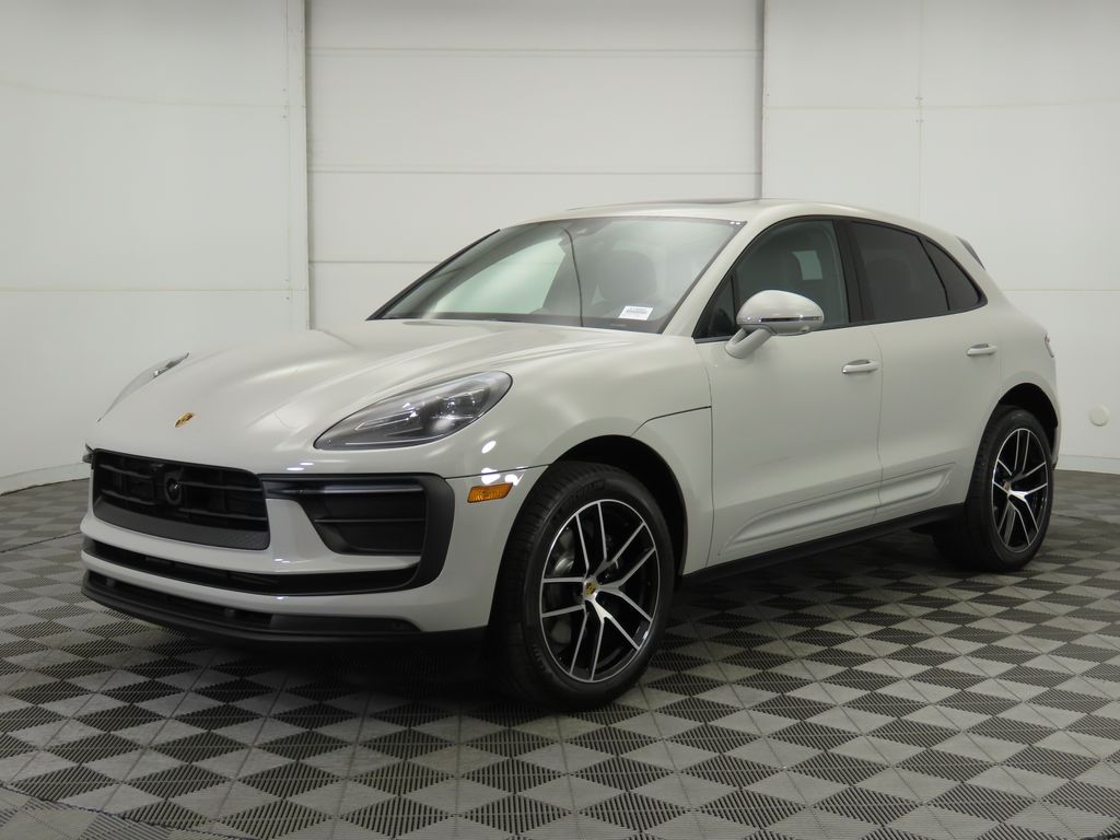 Thumbnail: 2025 Porsche Macan - 1