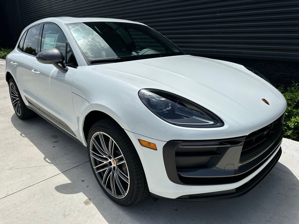 Thumbnail: 2025 Porsche Macan - 10