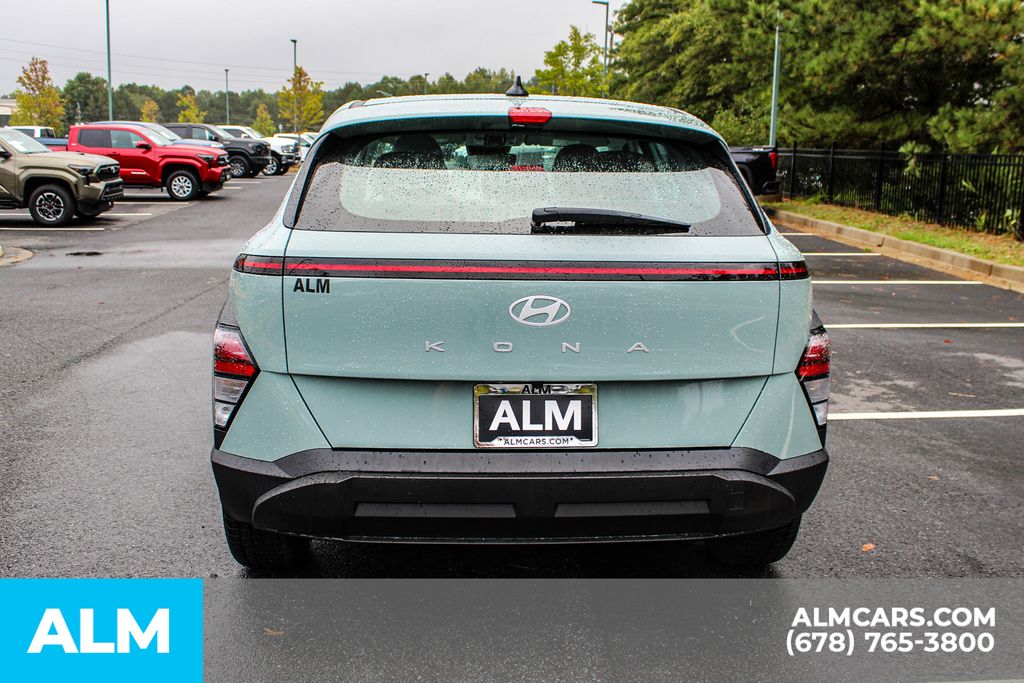 2024 Hyundai Kona SE photo 10