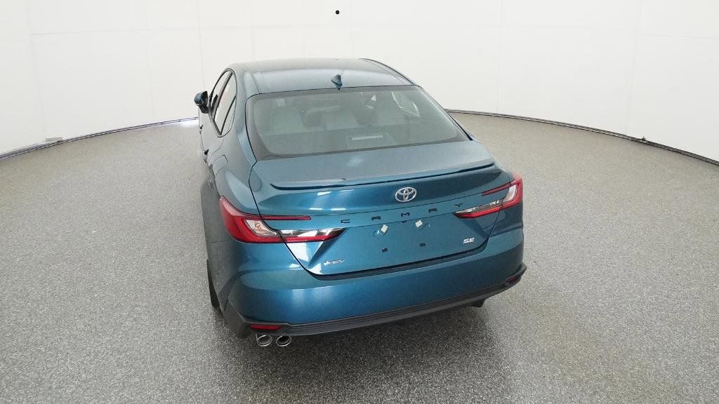 2025 Toyota Camry SE 8