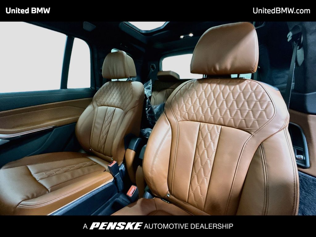 Thumbnail: 2027 BMW X7 - 13