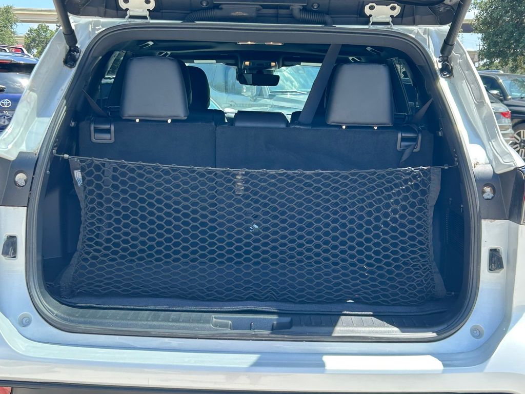 Used 2025 Toyota Highlander SUV