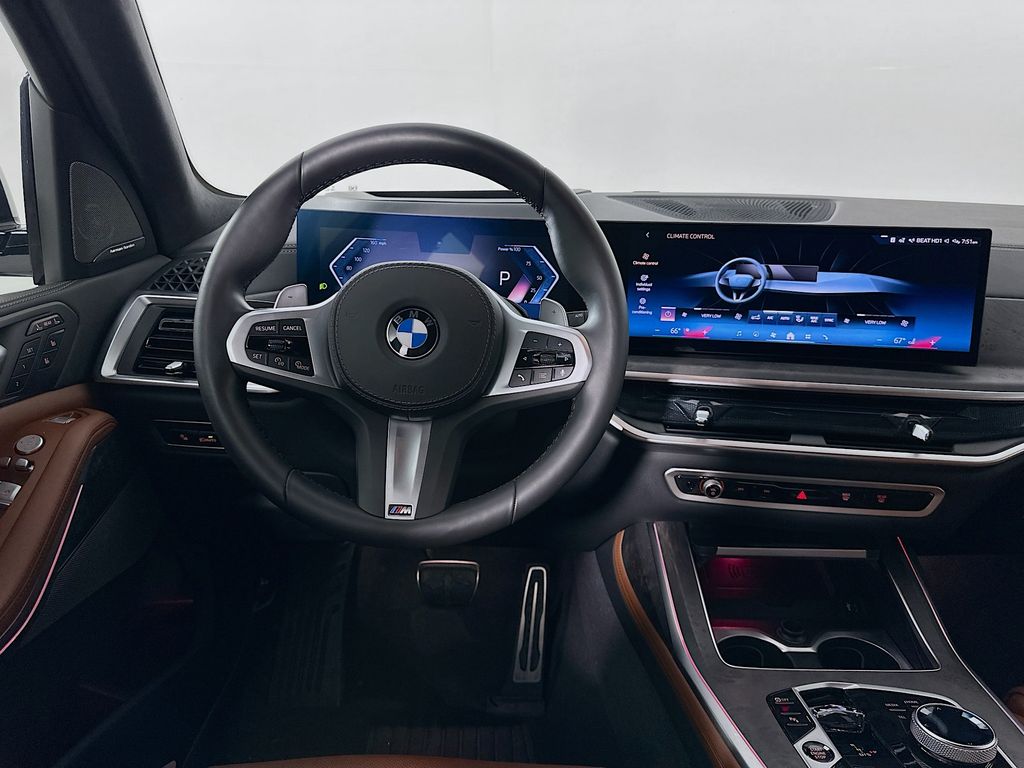 Thumbnail: 2025 BMW X7 - 23