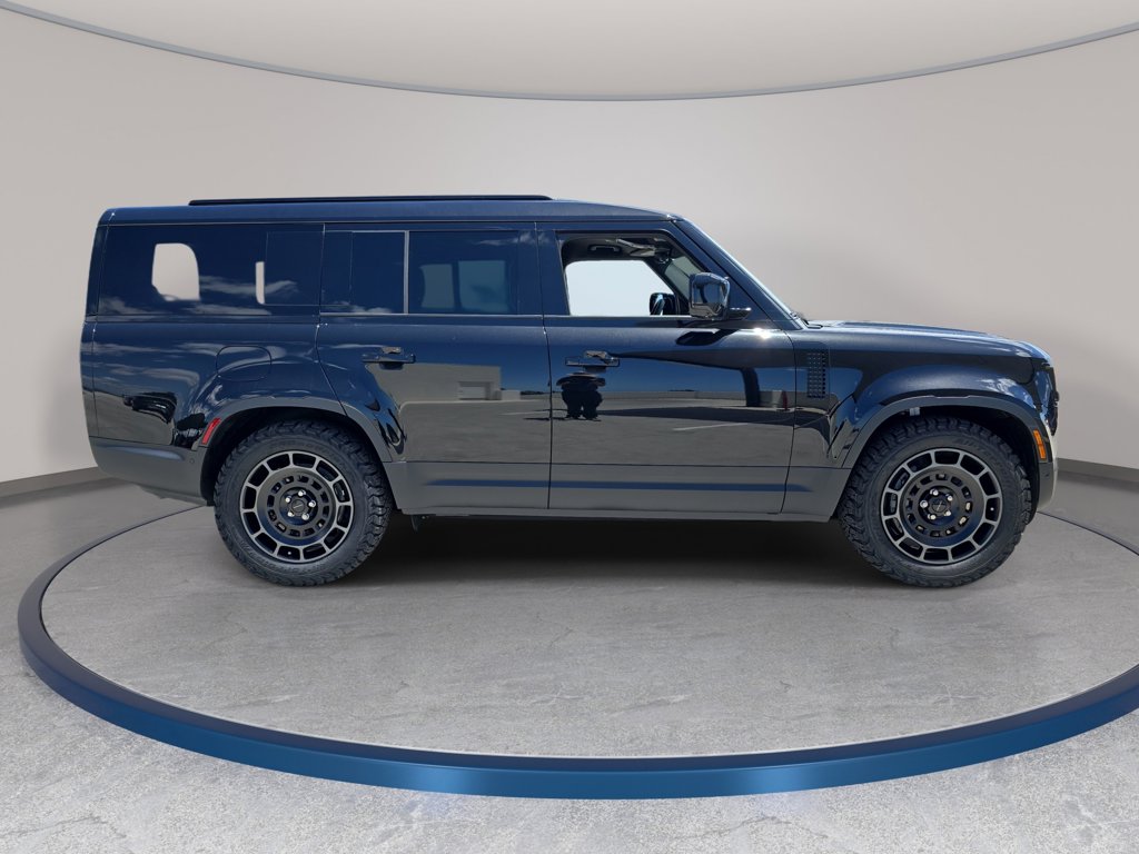 New 2026 Black Land Rover S image 4