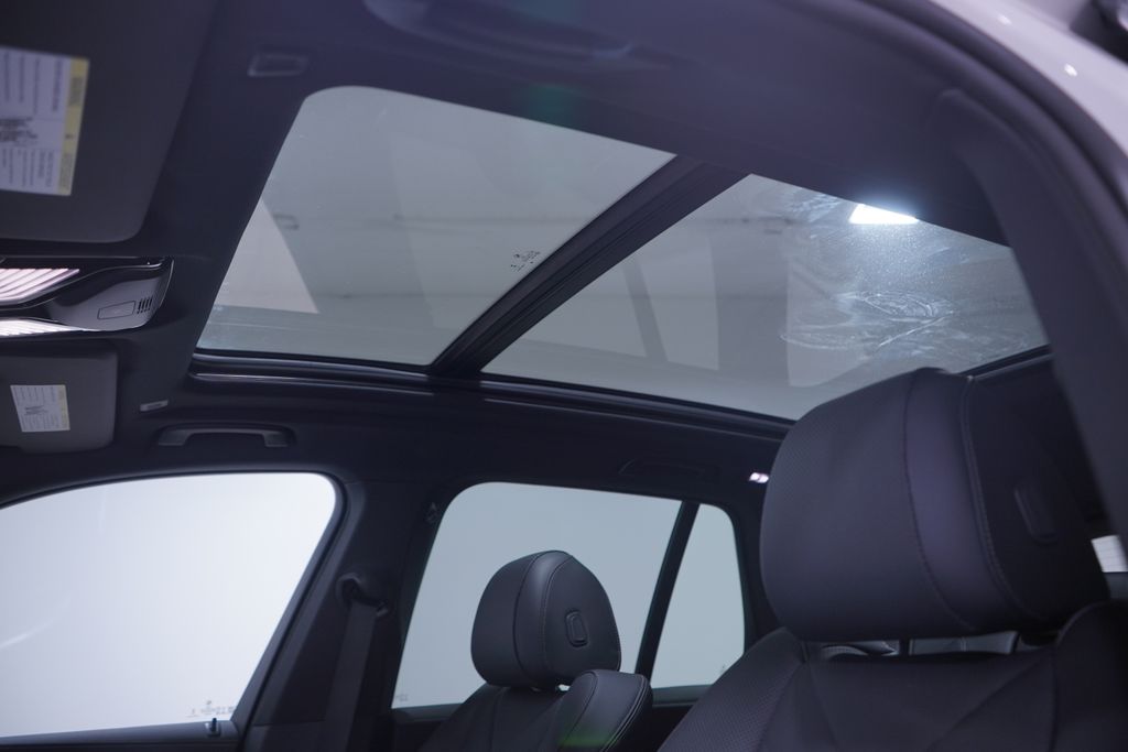 Thumbnail: 2026 BMW X5 - 8