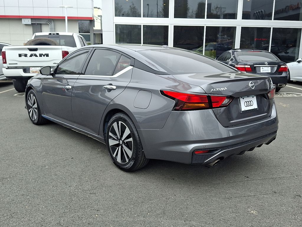 Thumbnail: 2019 Nissan Altima - 6