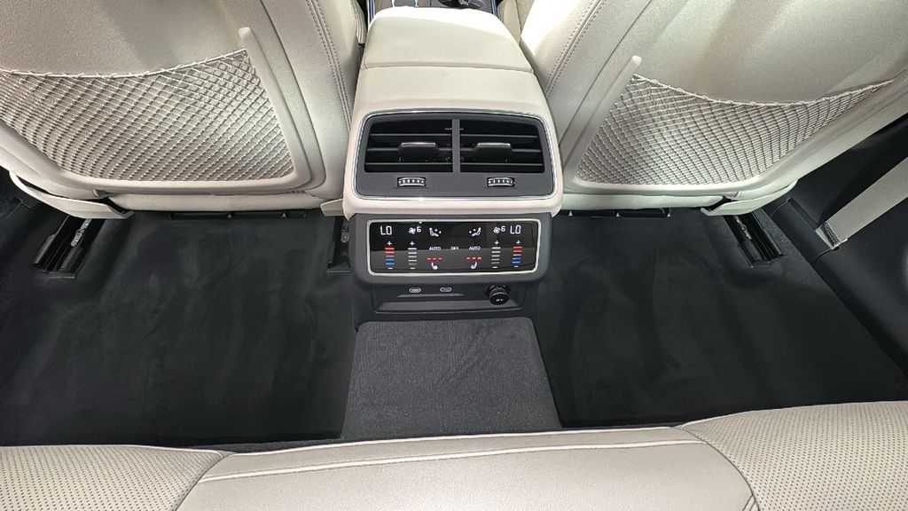 2025 Audi A6  24