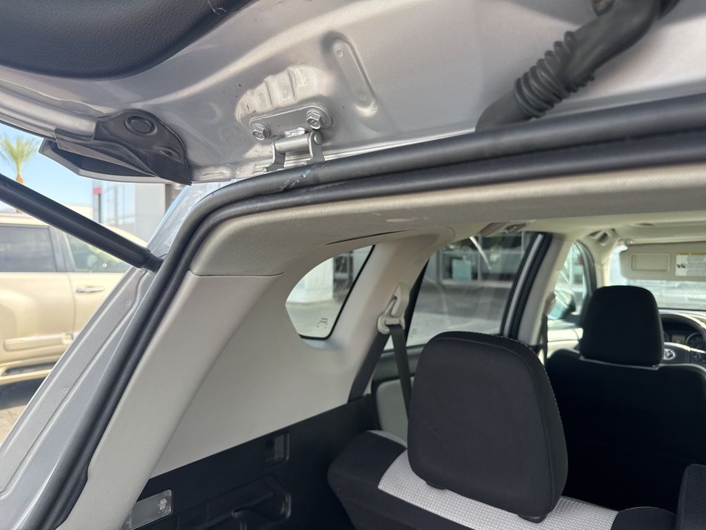 Thumbnail: 2018 Toyota RAV4 - 4