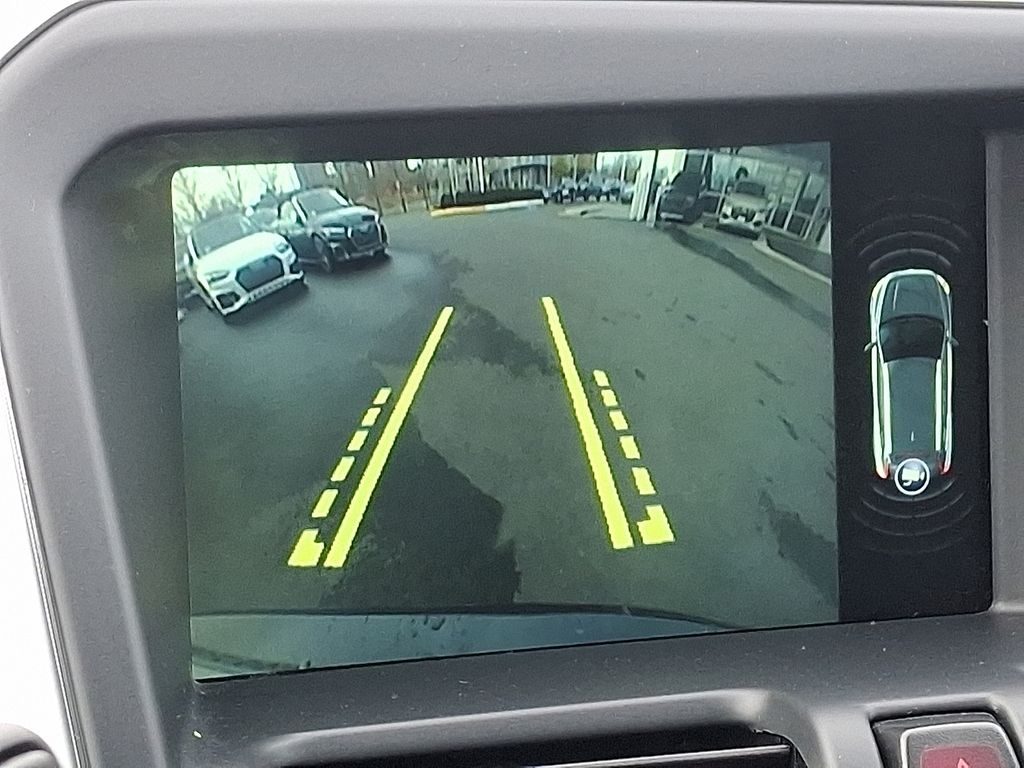 Thumbnail: 2015 Volvo XC60 - 18