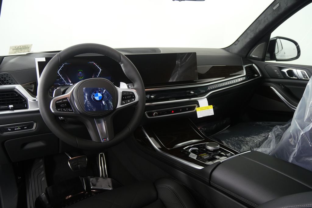 Thumbnail: 2026 BMW X7 - 19