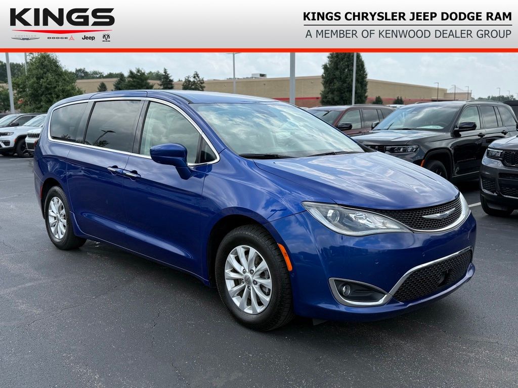 Ocean Blue Metallic 2019 Chrysler Pacifica Touring Plus FWD Minivan Front-Wheel Drive 9-Speed Automatic