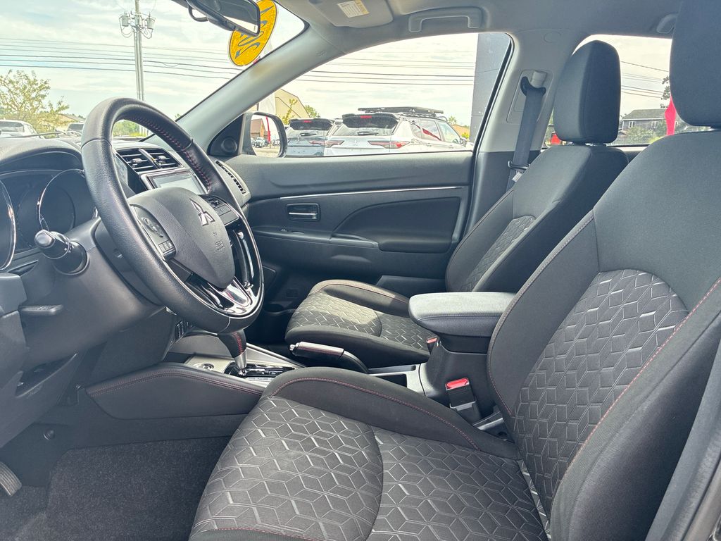 2024 Mitsubishi Outlander Sport 2.0 LE - 9