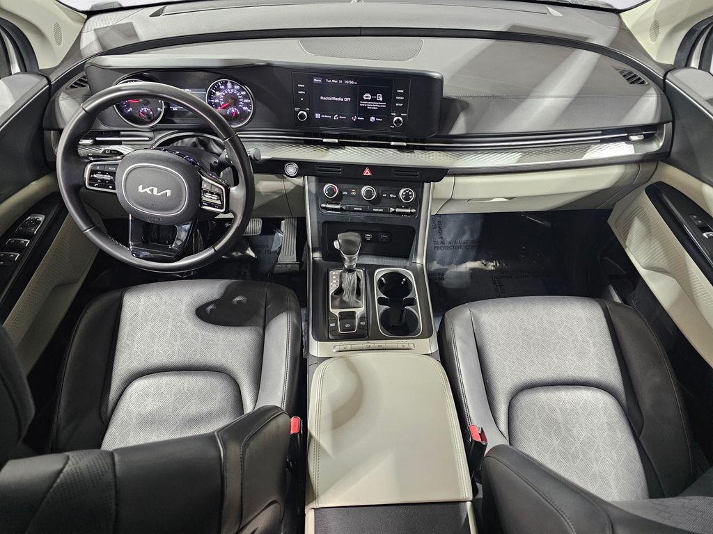 Used 2024 White Kia LX image 5