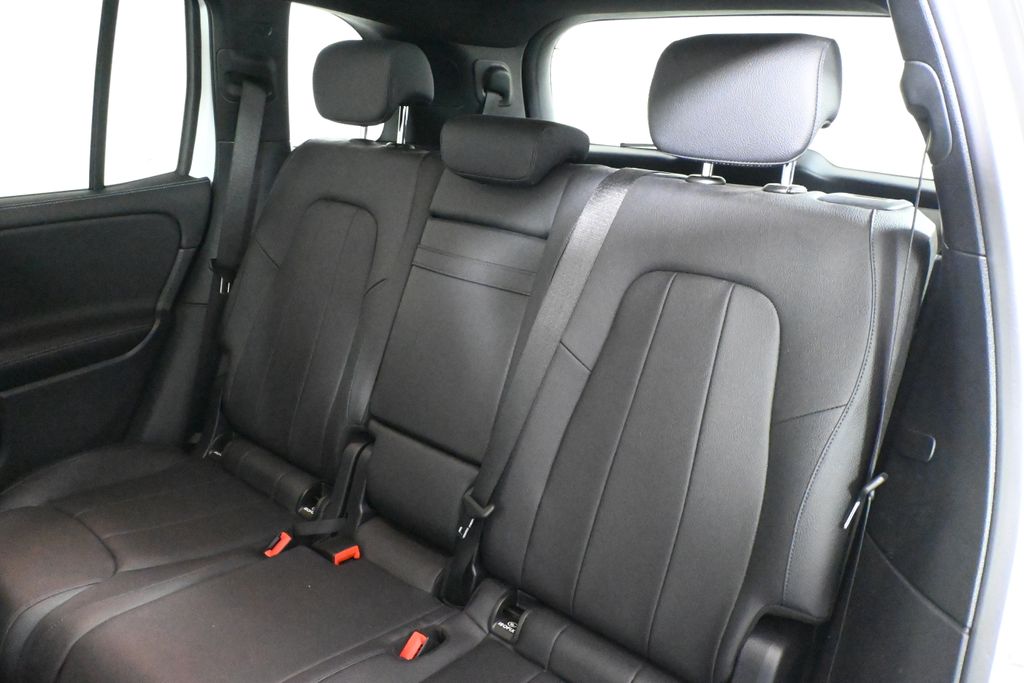 Thumbnail: 2023 Mercedes-Benz GLB - 4