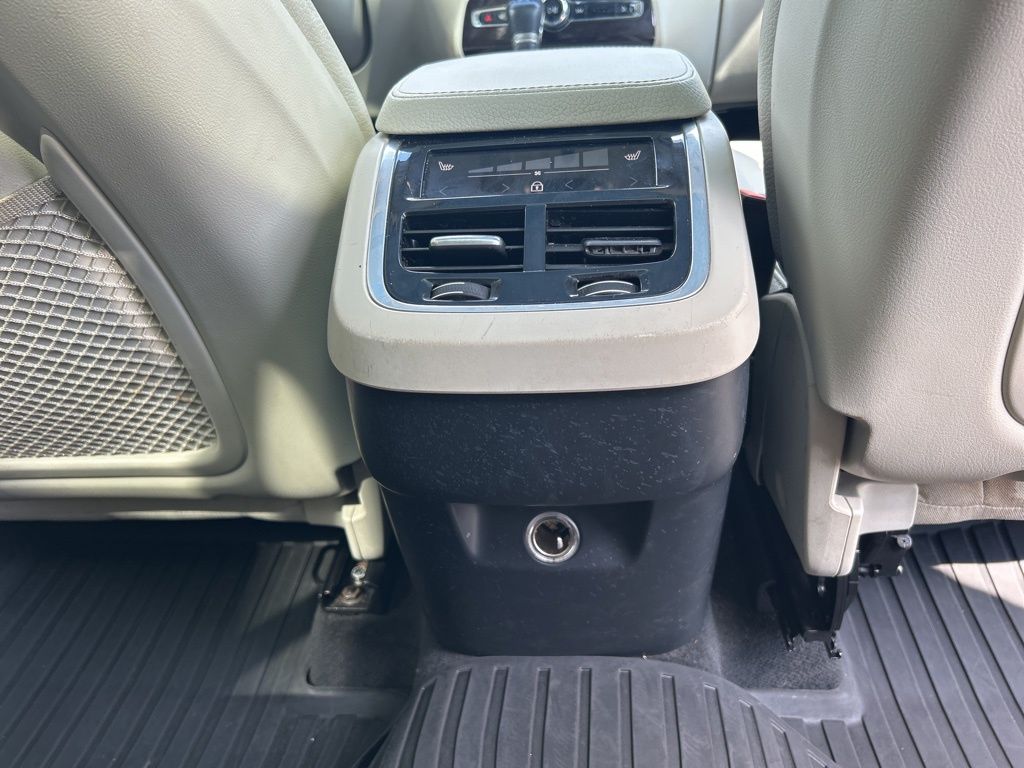 2019 Volvo XC90 T6 Momentum