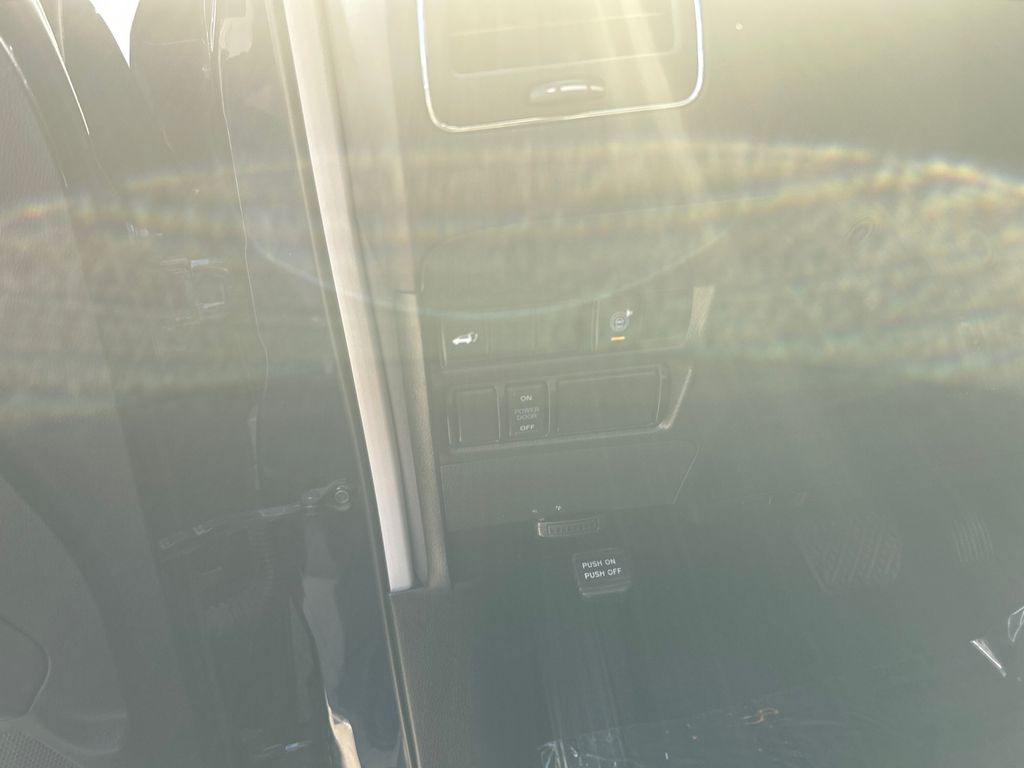 2021 Nissan Armada SL 12
