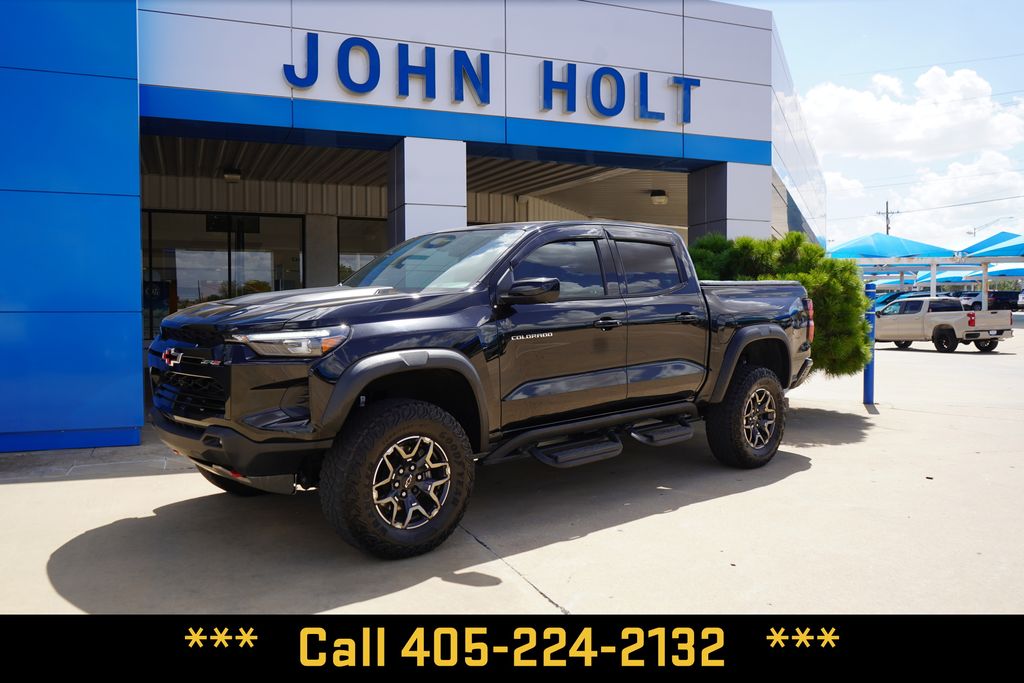Black 2024 Chevrolet Colorado Pickup Truck Four-Wheel Drive 8-Speed Automatic