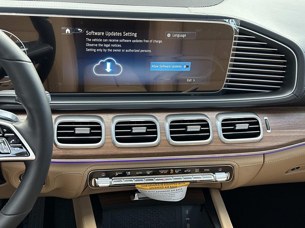 Thumbnail: 2026 Mercedes-Benz GLE - 9