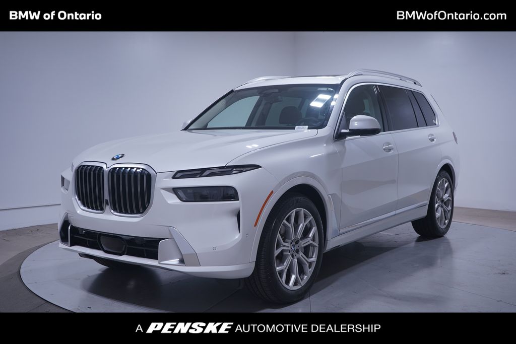 2023 BMW X7 xDrive40i Hero Image