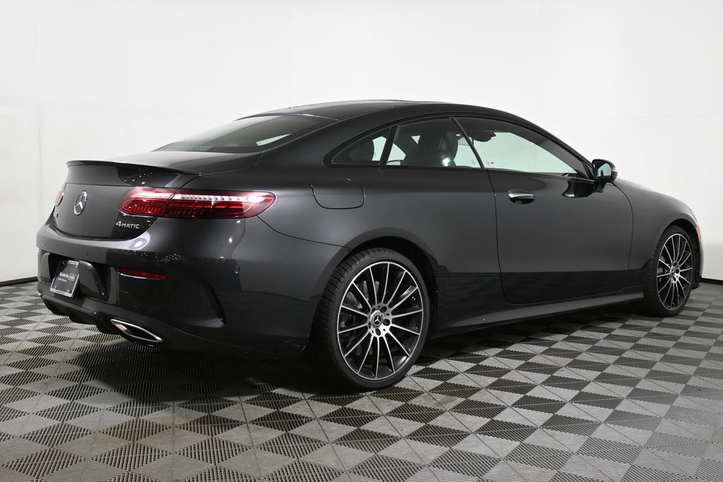 Thumbnail: 2022 Mercedes-Benz E-Class - 9