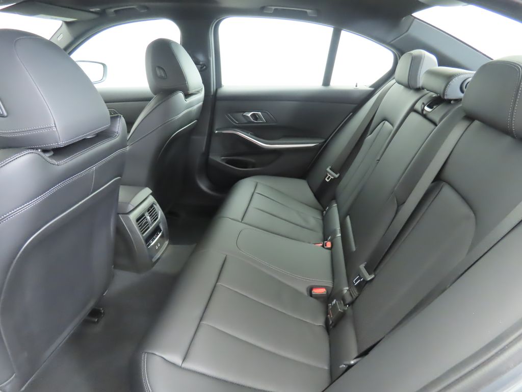 Thumbnail: 2026 BMW 3 Series - 20