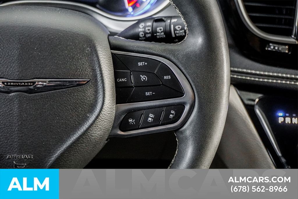 Used 2023 Black Chrysler Touring L image 28