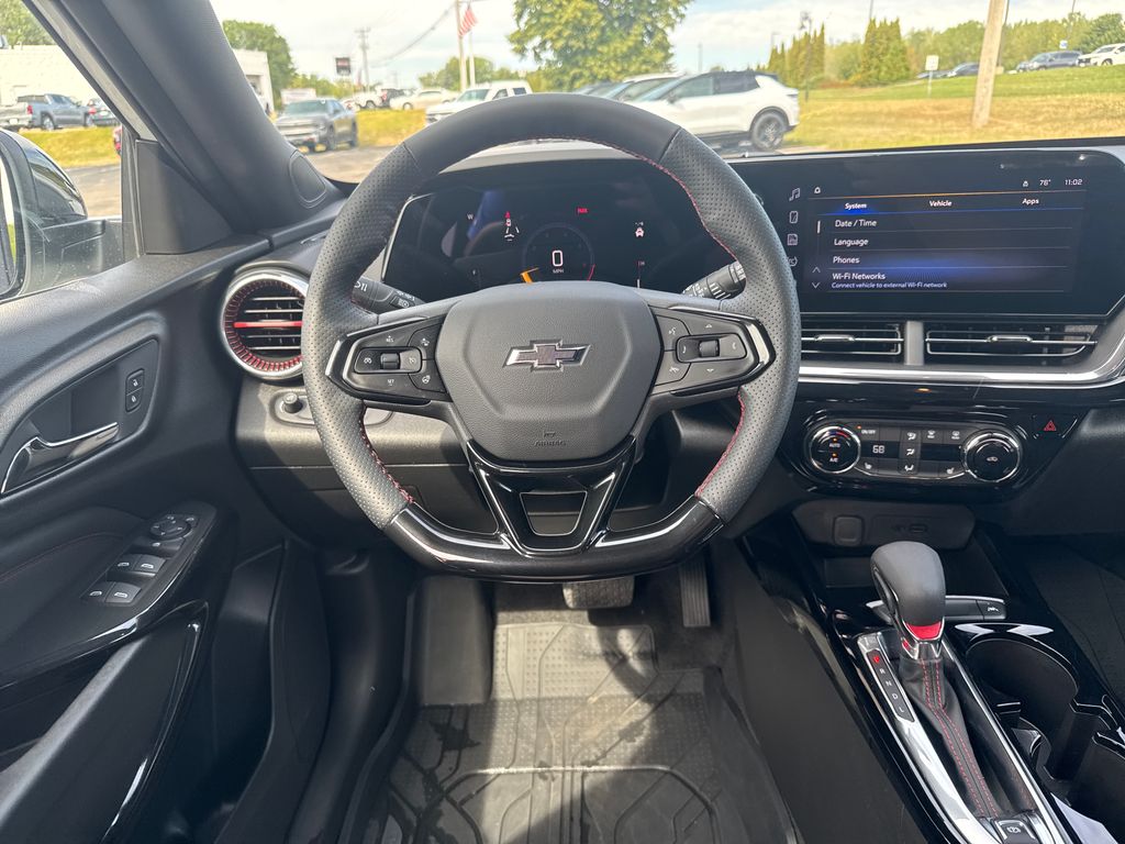 Used 2025 Chevrolet Trax SUV