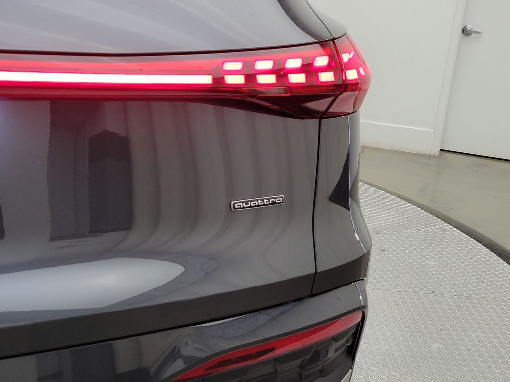 Thumbnail: 2025 Audi Q5 - 9
