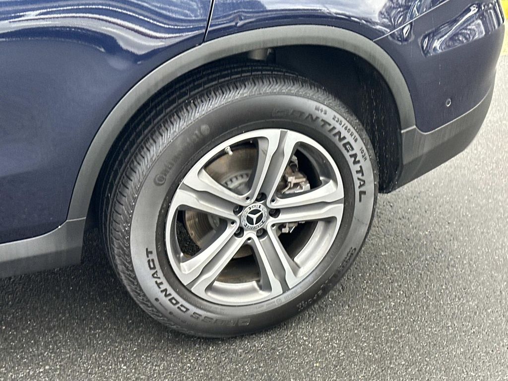 Thumbnail: 2022 Mercedes-Benz GLC - 16