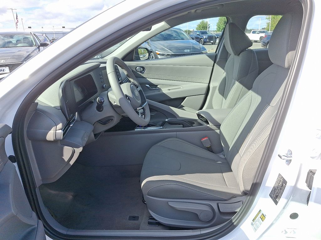 Thumbnail: 2025 Hyundai Elantra - 6