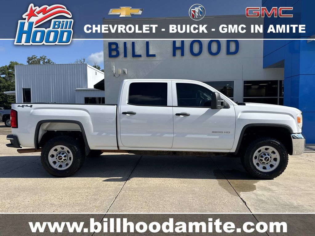 Summit White 2015 GMC Sierra 2500HD Pickup Truck Four-Wheel Drive 6-Speed Automatic Overdrive