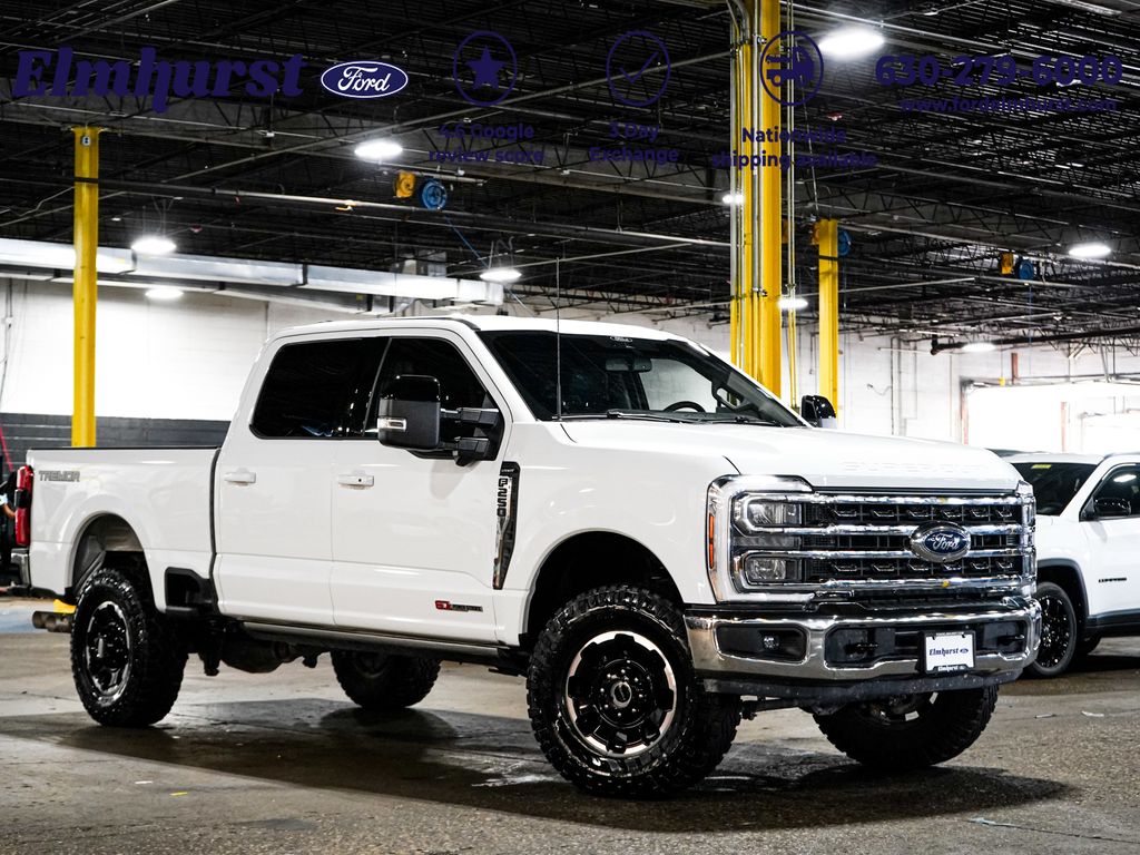 Oxford White 2025 Ford F-250 Super Duty Pickup Truck Four-Wheel Drive Automatic