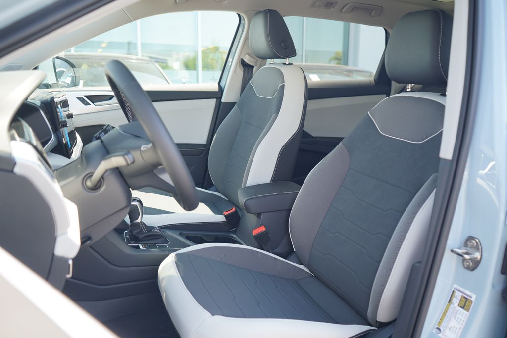 Thumbnail: 2025 Volkswagen Taos - 6