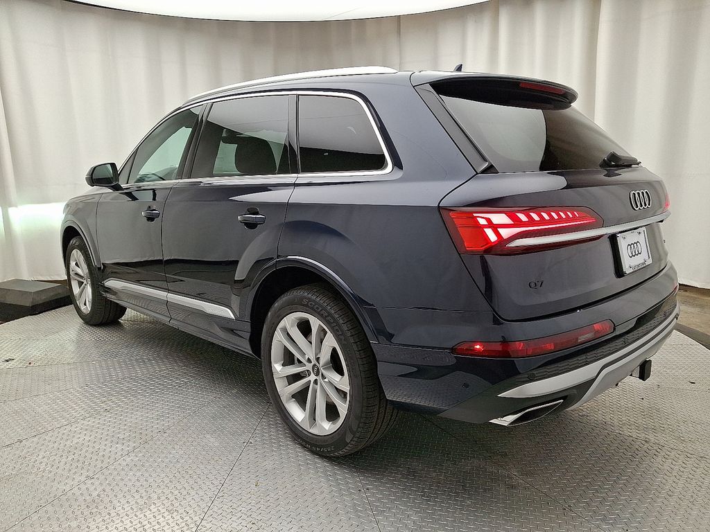 2025 Audi Q7  4