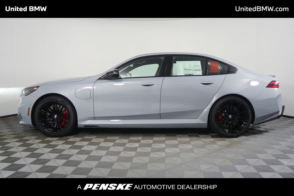 Thumbnail: 2026 BMW M5 - 7