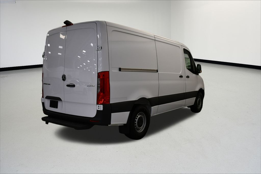 Thumbnail: 2026 Mercedes-Benz Sprinter - 7