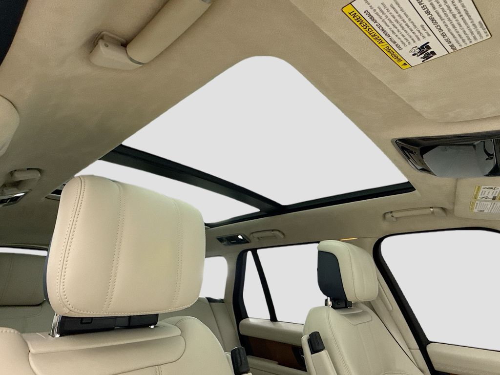 Thumbnail: 2020 Land Rover Range Rover - 20