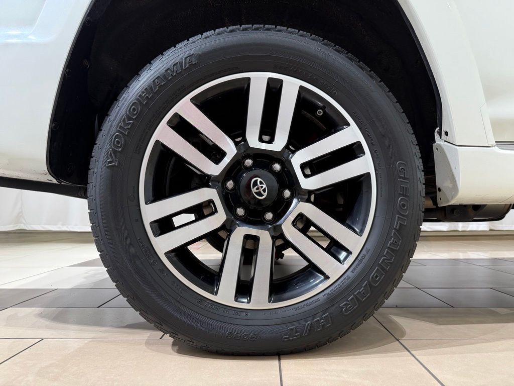 Thumbnail: 2020 Toyota 4Runner - 9