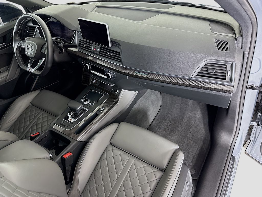 Thumbnail: 2020 Audi SQ5 - 17