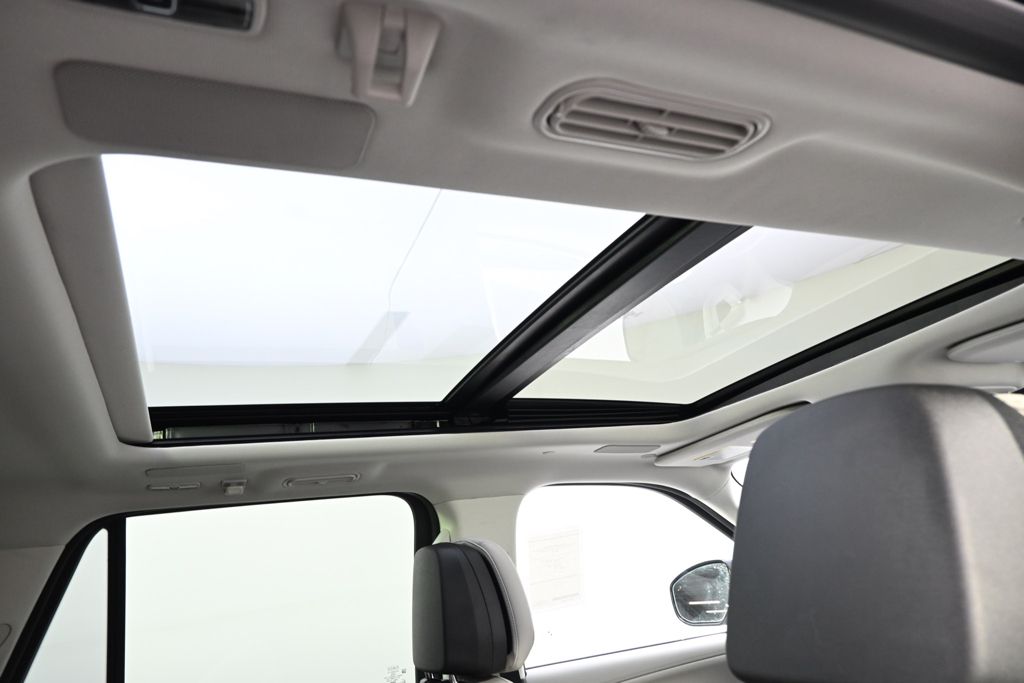 New 2026 White Lincoln Reserve image 17