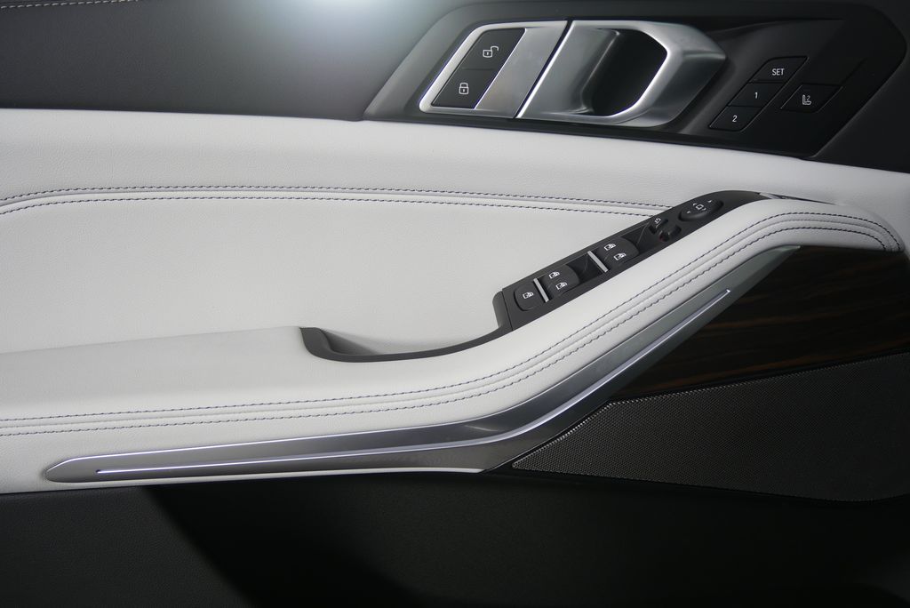 Thumbnail: 2026 BMW X5 - 8