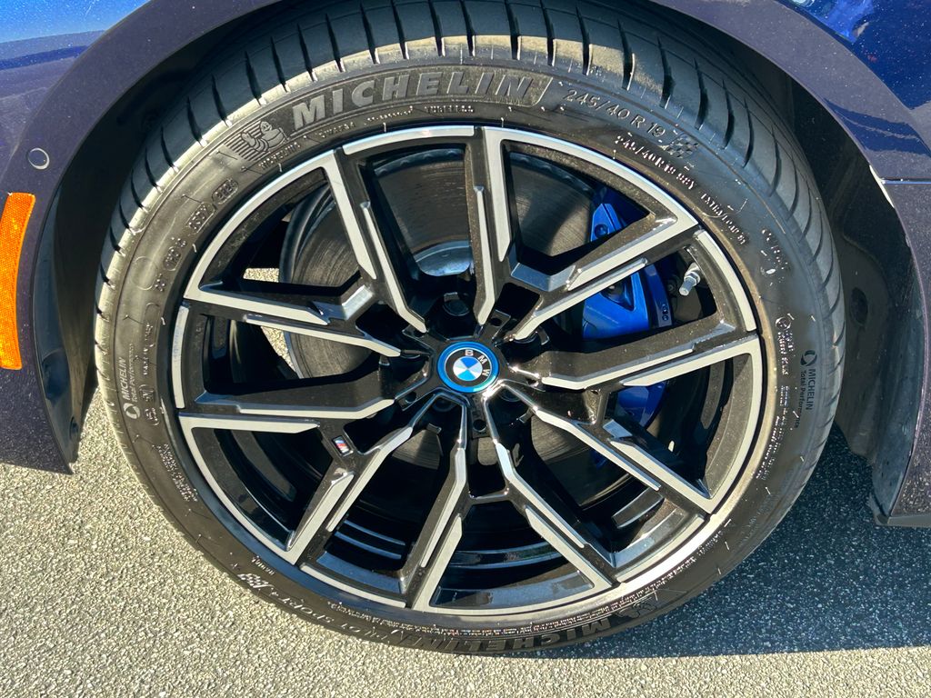 Thumbnail: 2023 BMW i4 - 9