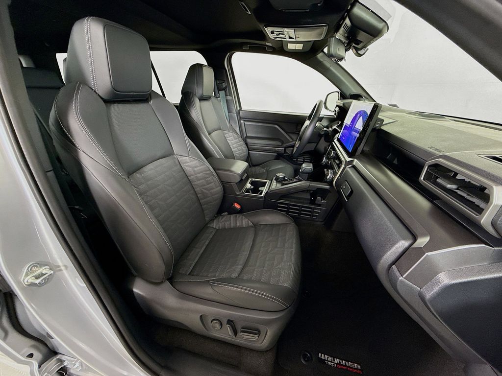 Thumbnail: 2025 Toyota 4Runner - 30