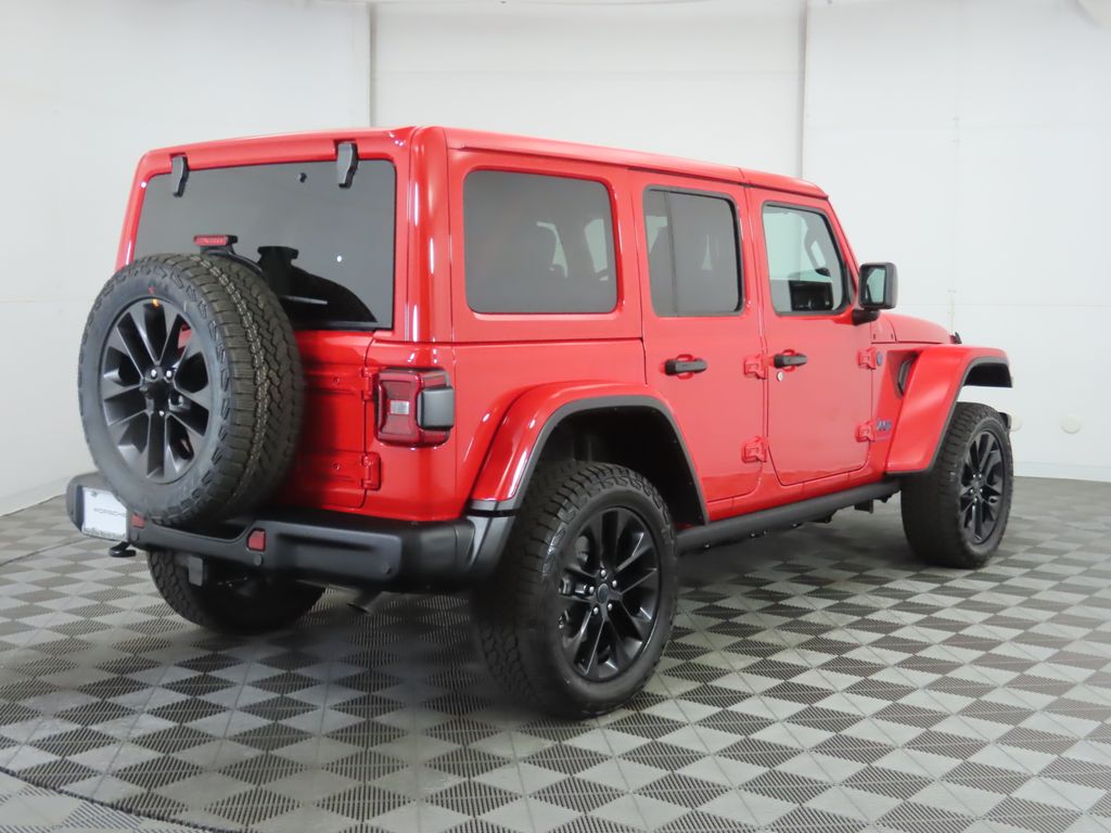2025 Jeep Wrangler Sahara 4xe 7